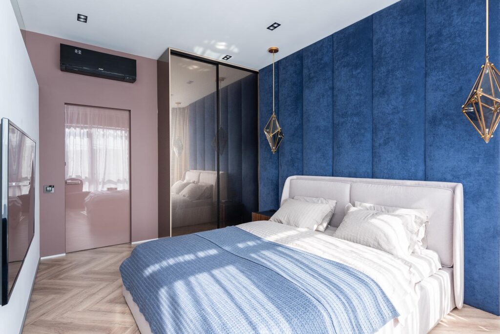 bedroom in color blue
